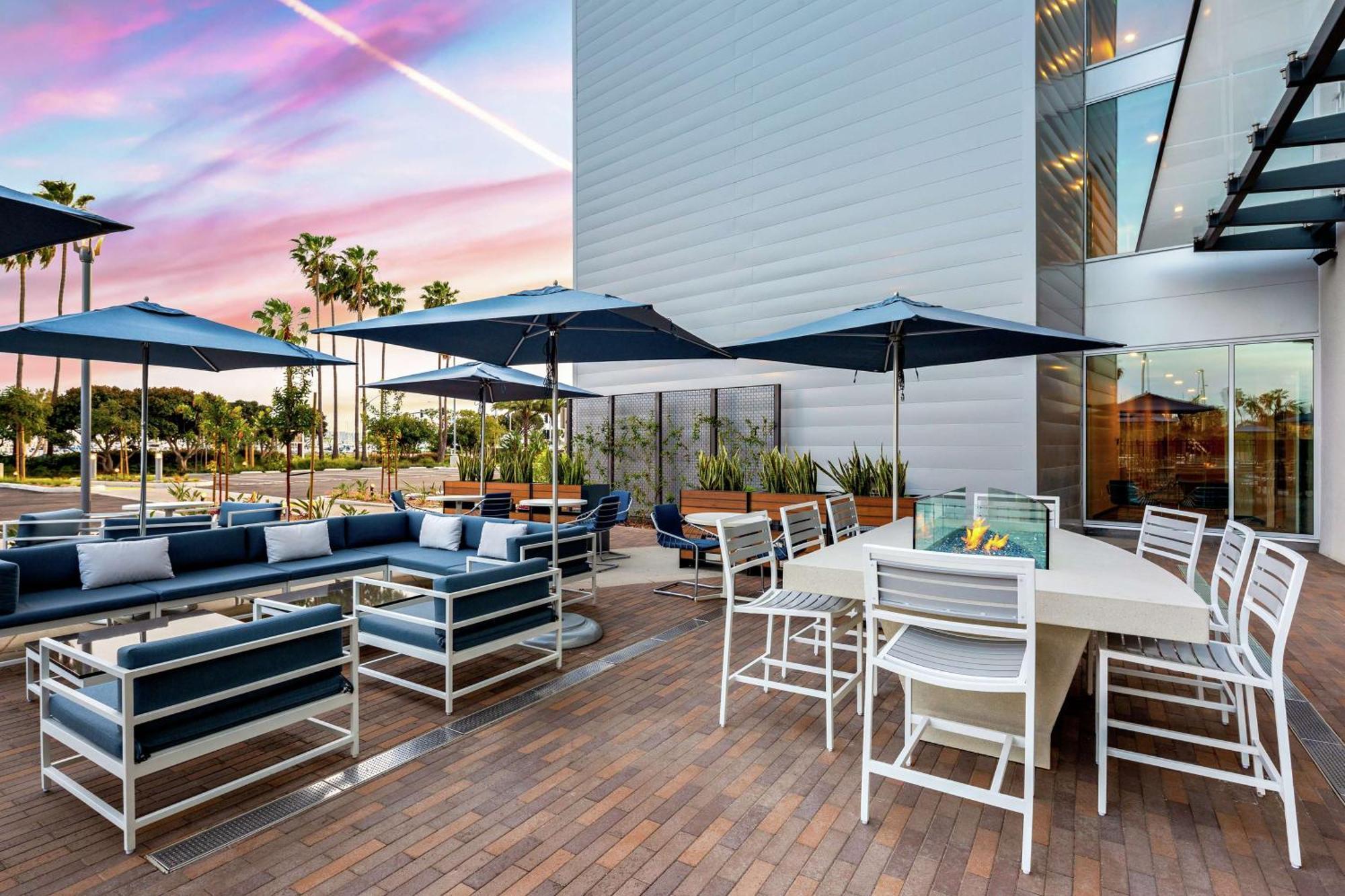 Hampton Inn & Suites San Diego Airport Liberty Station Exterior photo
